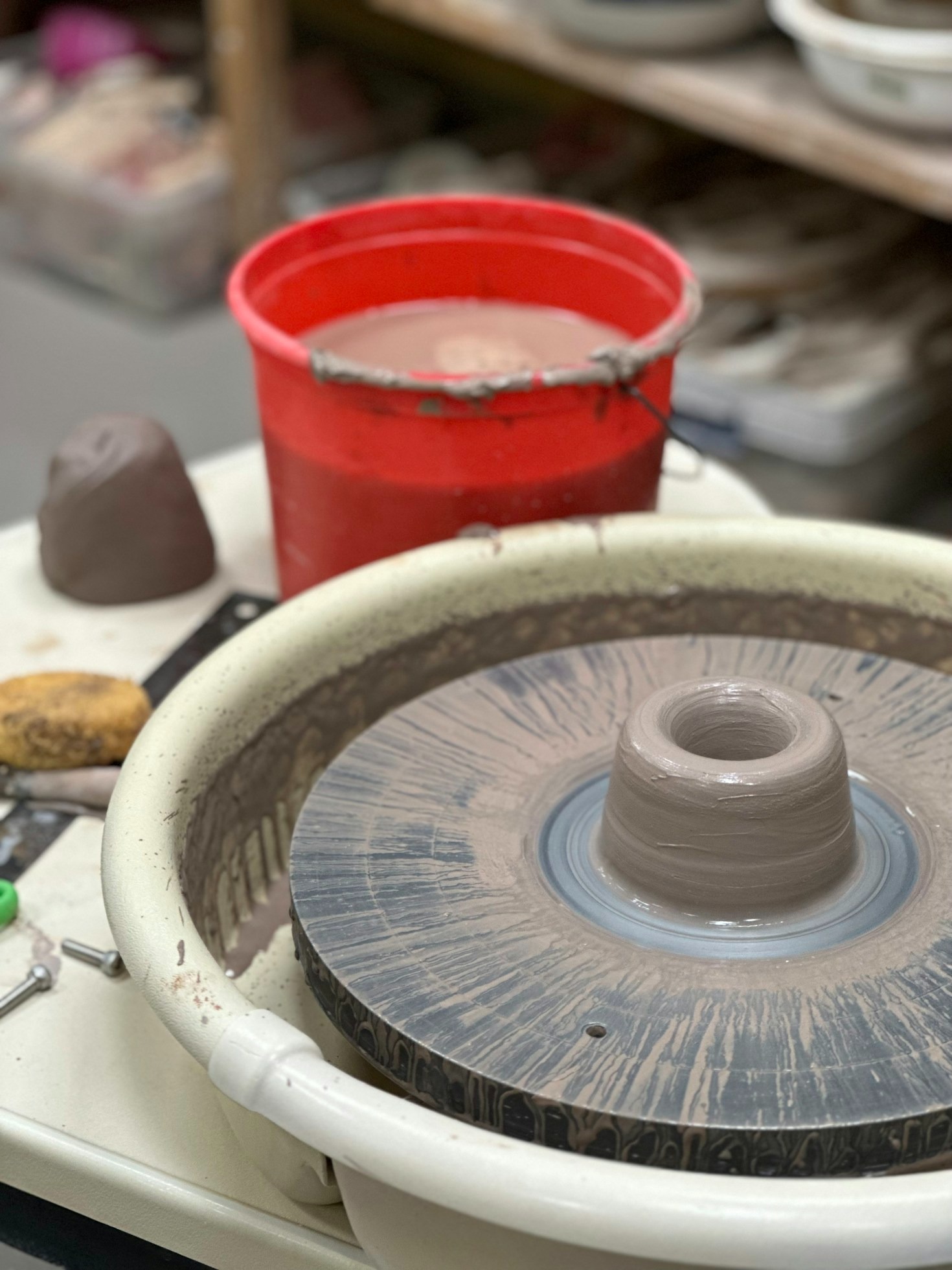 Miks Valida Käsitsi Valmistatud Savi Kruusid?